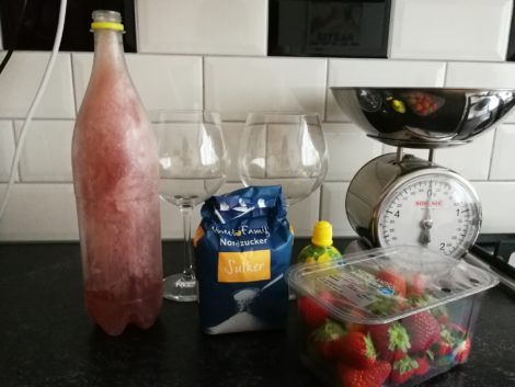 Ingrediënten klassiek recept Frosé Frankrijk suiker rosé wijn aardbei