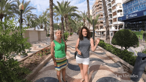 Heskia en Kim op de boulevard in Alicante